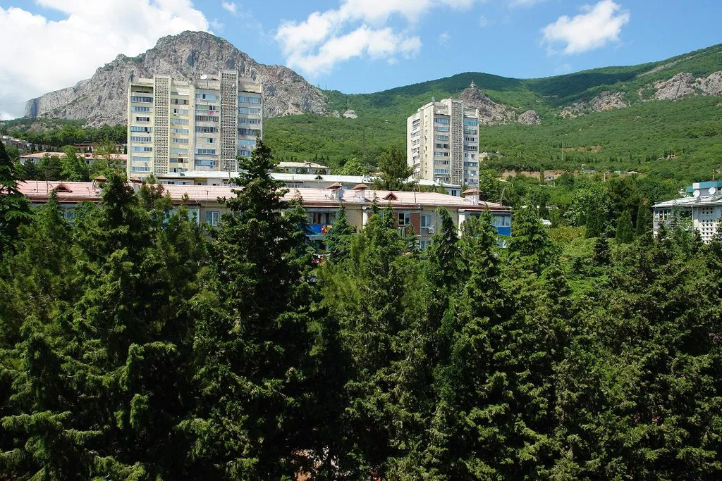 квартира с видом на море и горы