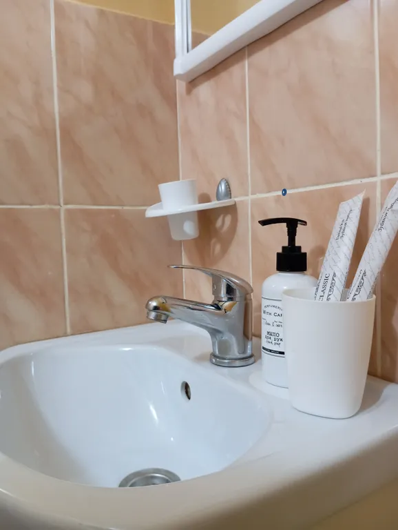 Студия-эконом на Заре