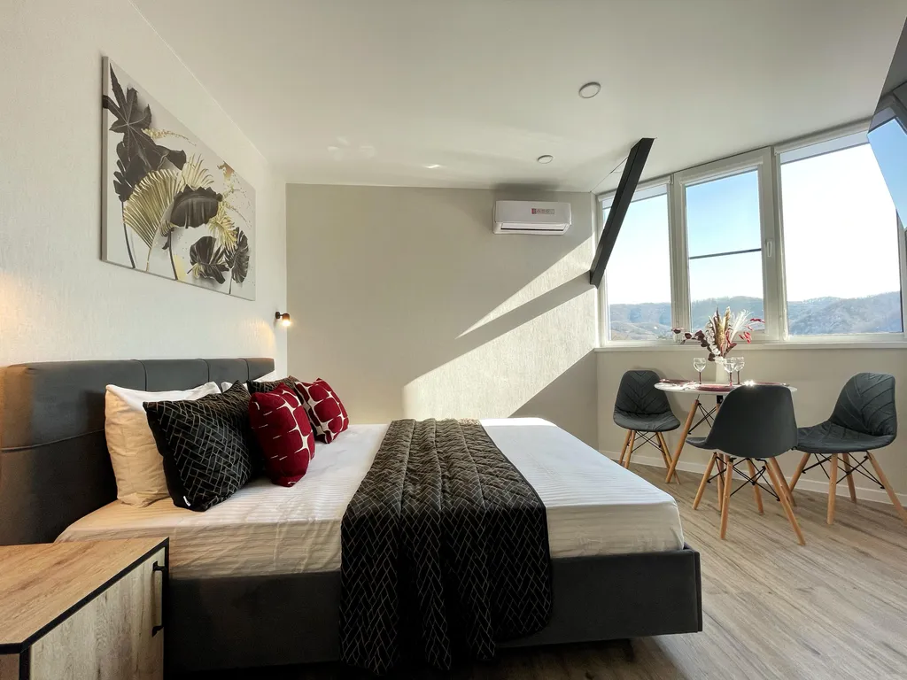 Студия в 3 минутах до моря с видом на горы