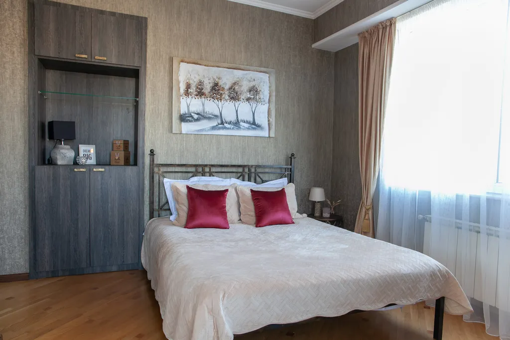 Просторная квартира в центре города около Мзиури парка