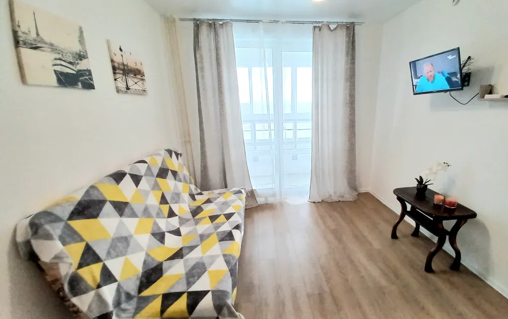 Новая, просторная квартира