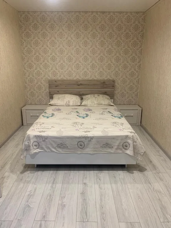 Квартира Красивая трёхкомнатная квартира — Карасук