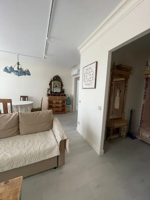 Апартаменты с видом на центральную площадь и Свиягу