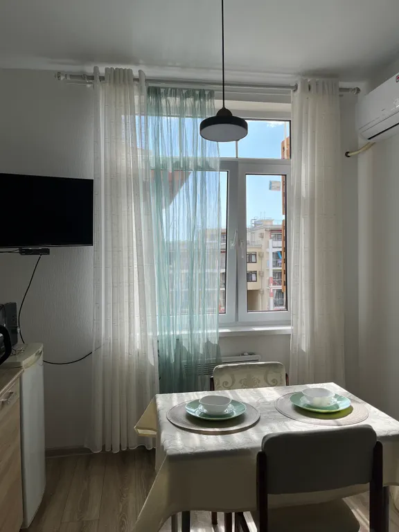 Уютная студия с видом на бассейн