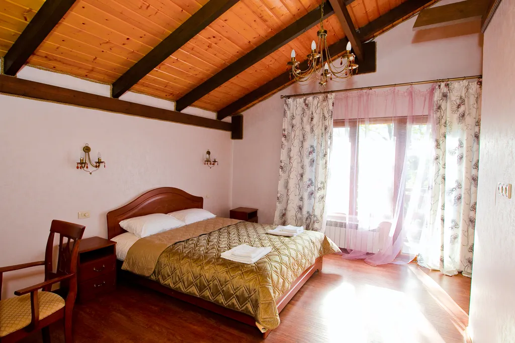 Коттедж с бассейном темп. +35 градусов