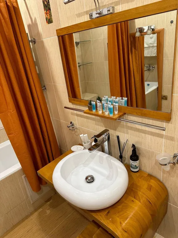 Квартира в 5 минутмх до метро