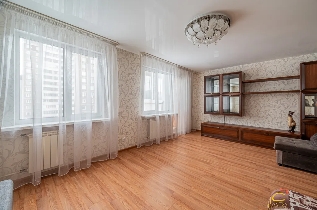 Уютная 3-к квартира на улице Калинина 10!