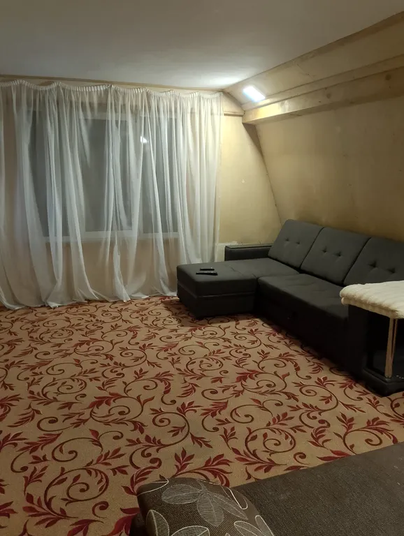 Дом на берегу реки