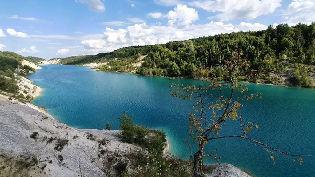 Агроусадьба в хуторской тиши с камином, сеновалом и сном на пчелах