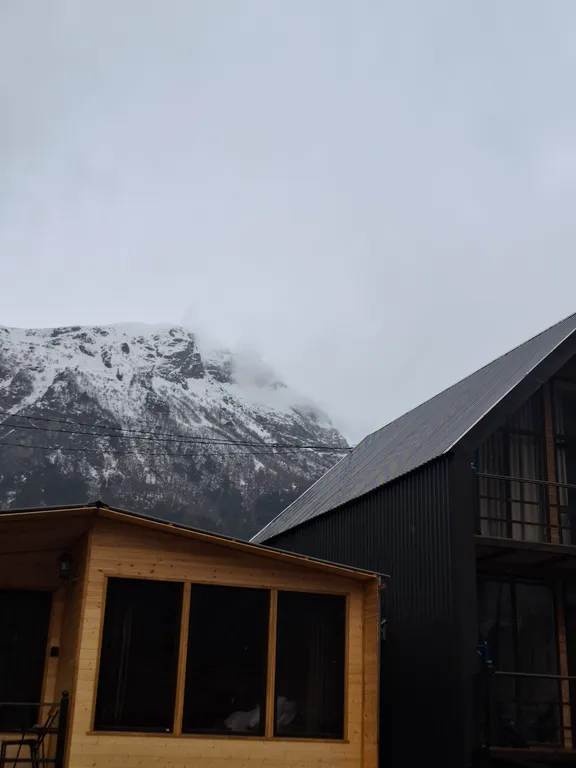 Уютный большой дом у подножия Эльбруса