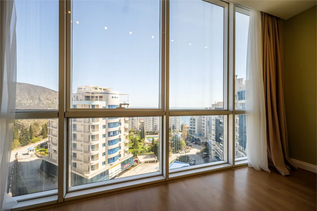 Большая видовая квартира в комплексе Шато Ришелье