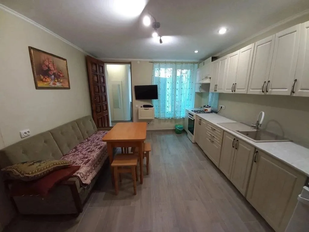 Квартира с двориком возле моря