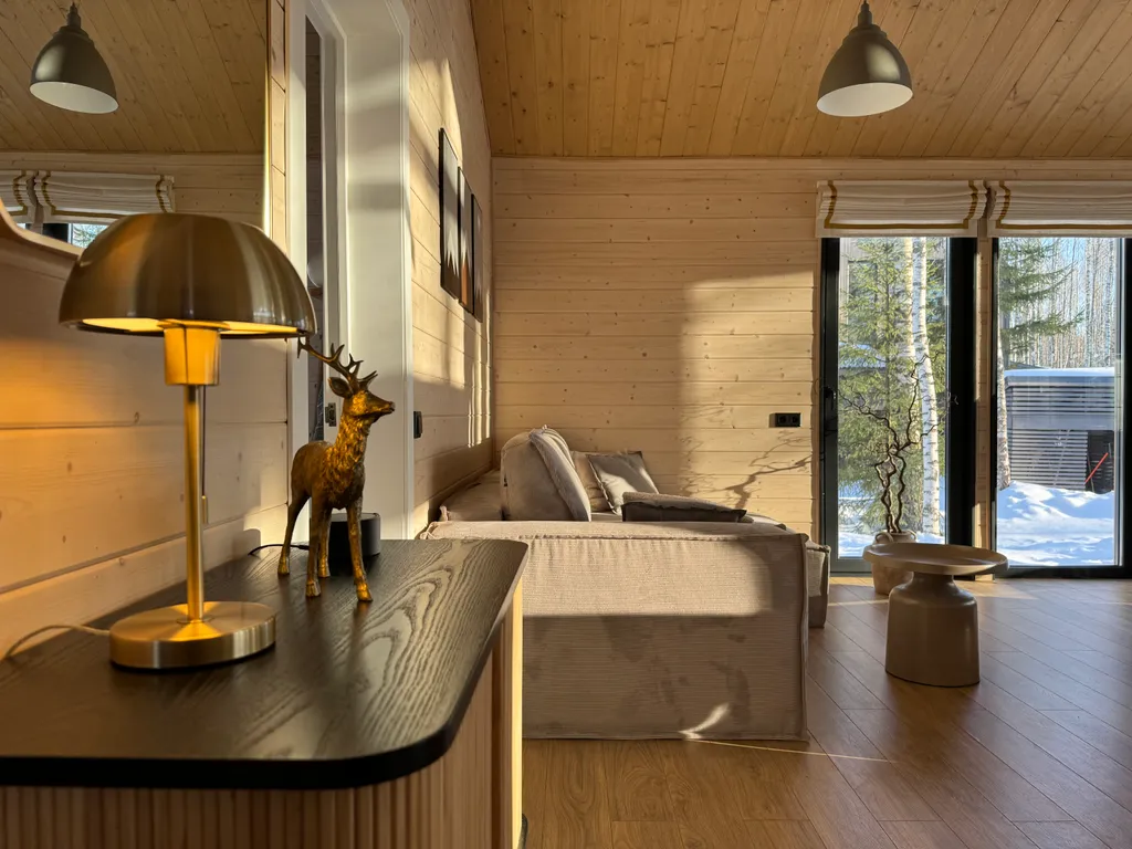 С сауной и камином одноэтажный барн в березовой роще