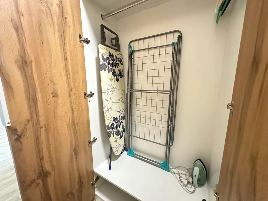 Современная однокомнатная квартира с видом на море