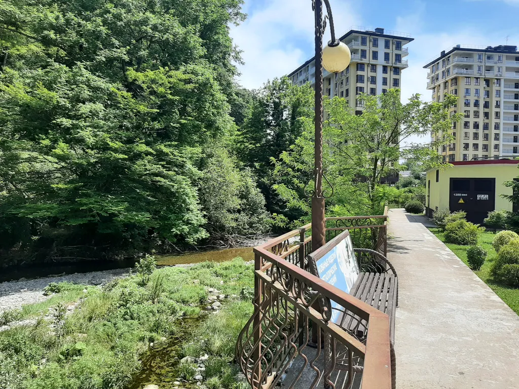 Уютная квартира с большим балконом и живописным видом на набережную