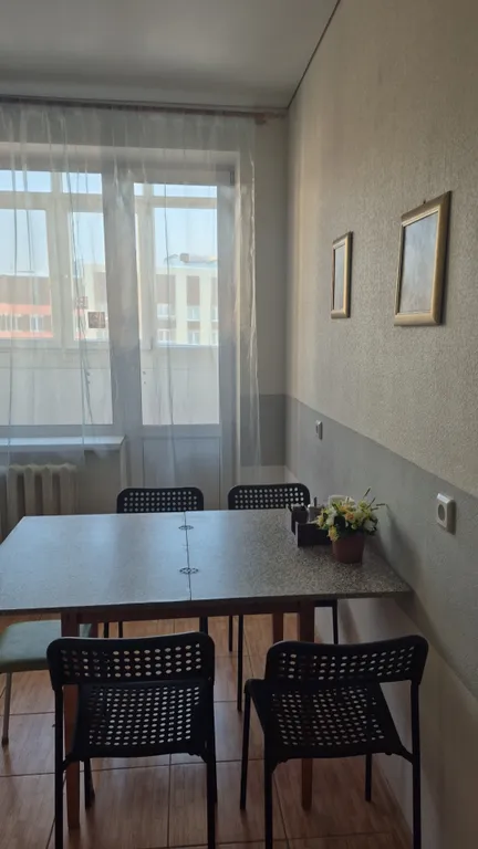 Двухкомнатная  квартира рядом  с тц Ультра