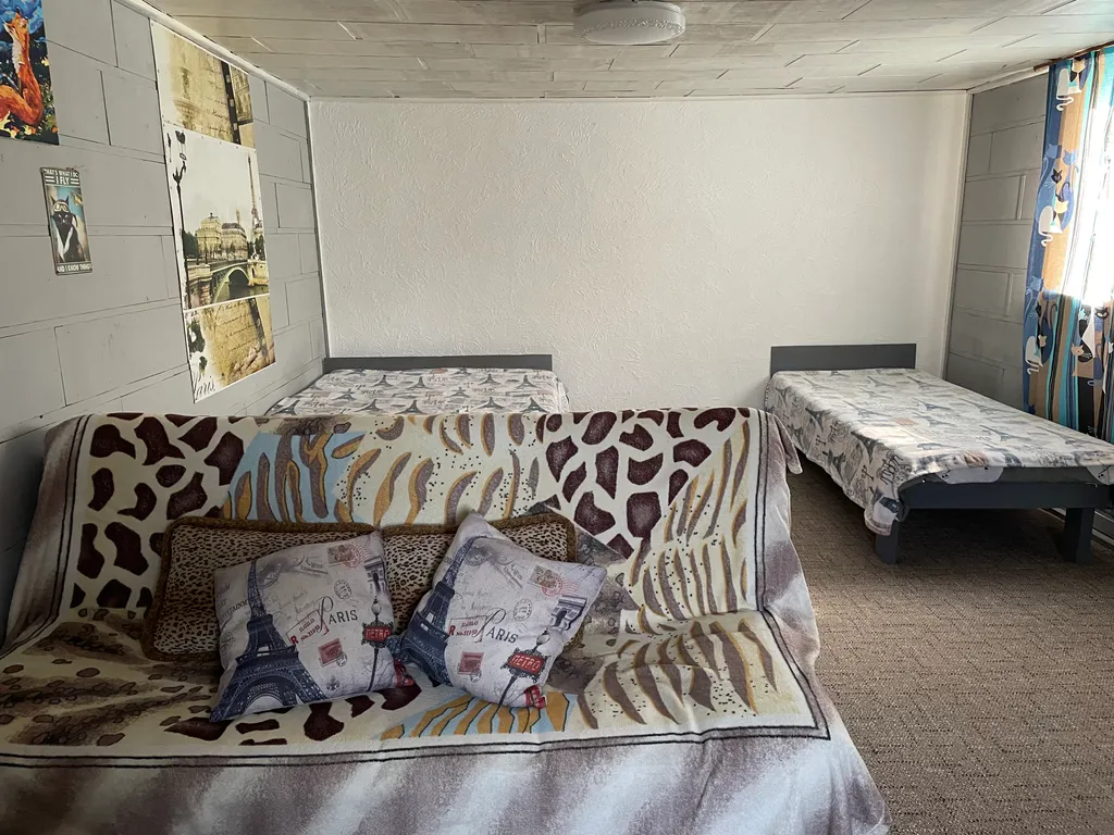 Квартира Квартира Цветущий уголок в историческом центре Севастополя — Севастополь