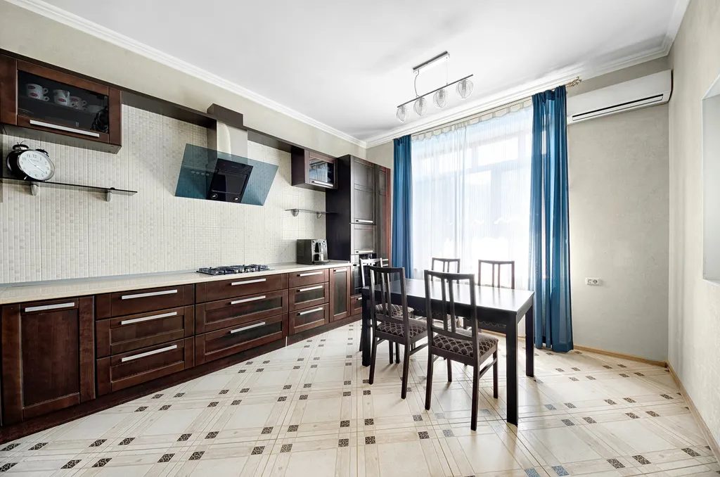 Дом с бассейном