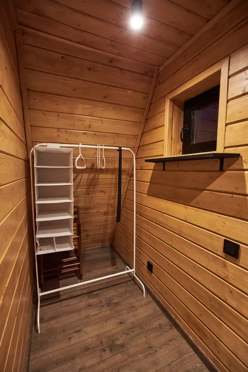 Коттедж A-frame дом рядом с озером — Светлое