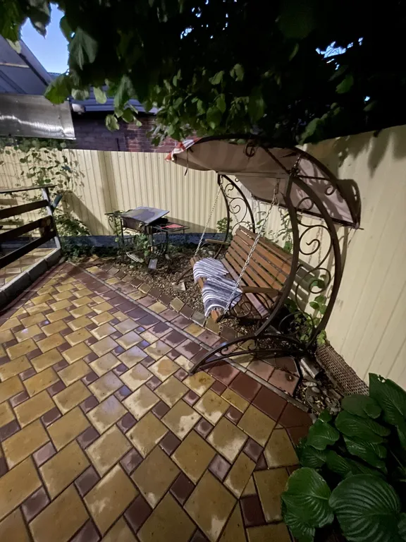 Уютный домик с балконом и террасой