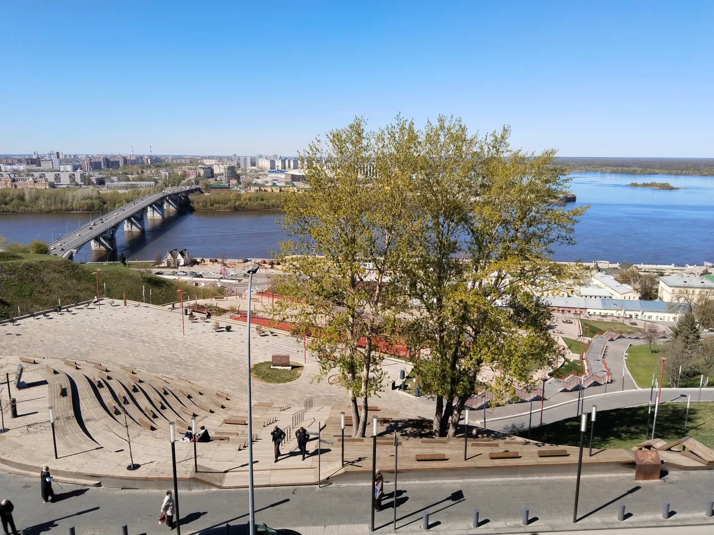 Вид с балкона на парк 800 летия Нижннего Новгорода 