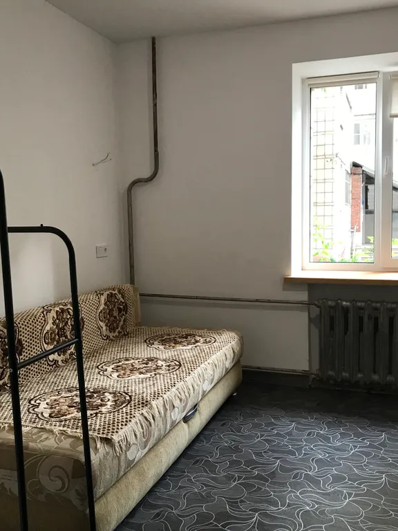 Комната в общежитии секционного типа в центре города