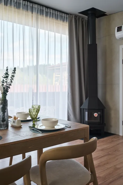 Домик у реки с камином, сауной и чаном