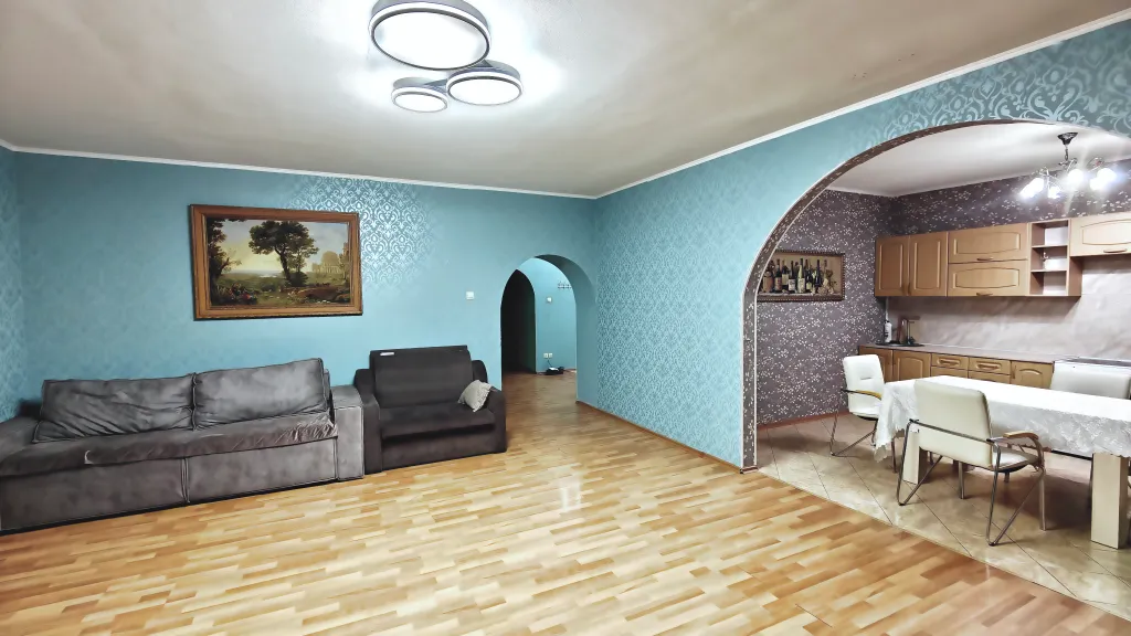 Уютная, большая квартира — аренда посуточно в Челябинск