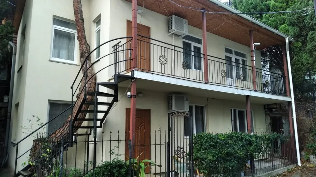 Коттедж Семейный двухкомнатный номер-полулюкс — аренда посуточно в Симеиз