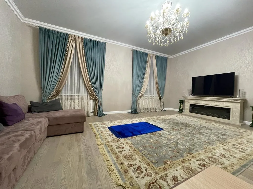 House number one - просторный дом для компании