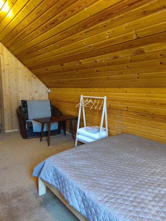 Дом с прудом