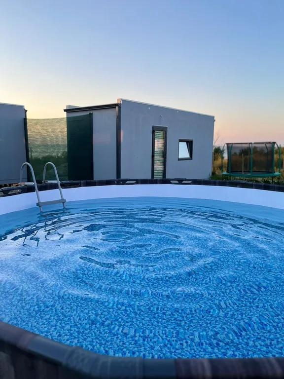 Коттедж со спа-басейном на побережье Азовского моря