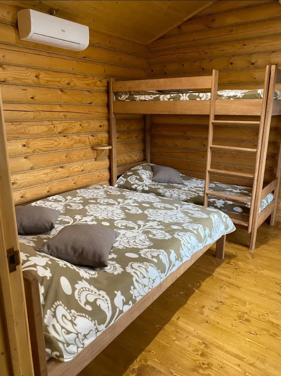 Коттедж Уютный Малый домик отдельный с террасой — Кучугуры