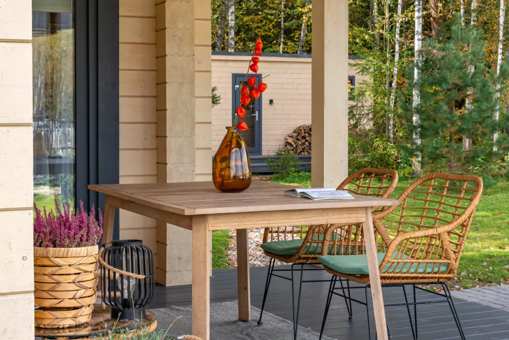 Дом из бруса в лесу с баней и чаном