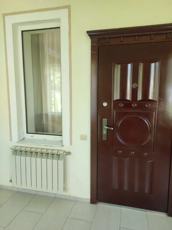 Первый этаж  дома с видом на горы и лес