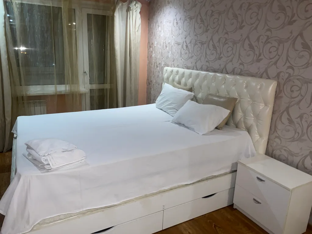 Квартира Двухкомнатные апартаменты на Ярыгинской набережной — Красноярск