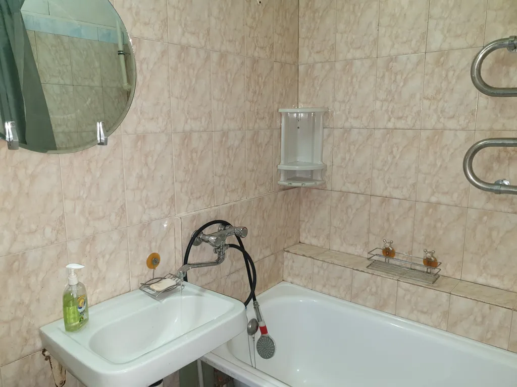 Квартира у метро заречная