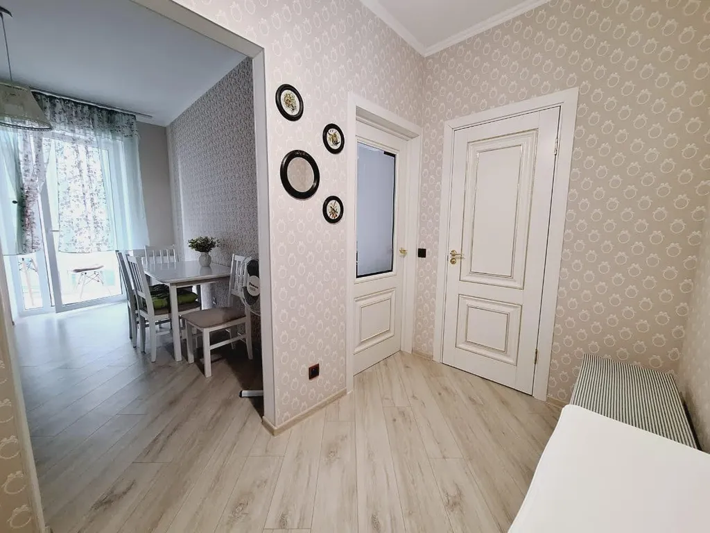 Уютная и светлая квартира в новом доме у моря