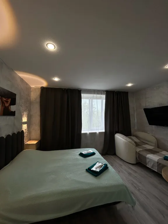 Студия напротив часовой башни