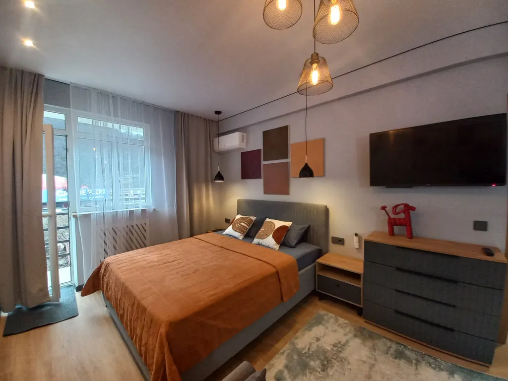 Уютная квартира с новым ремонтом в центре поселка