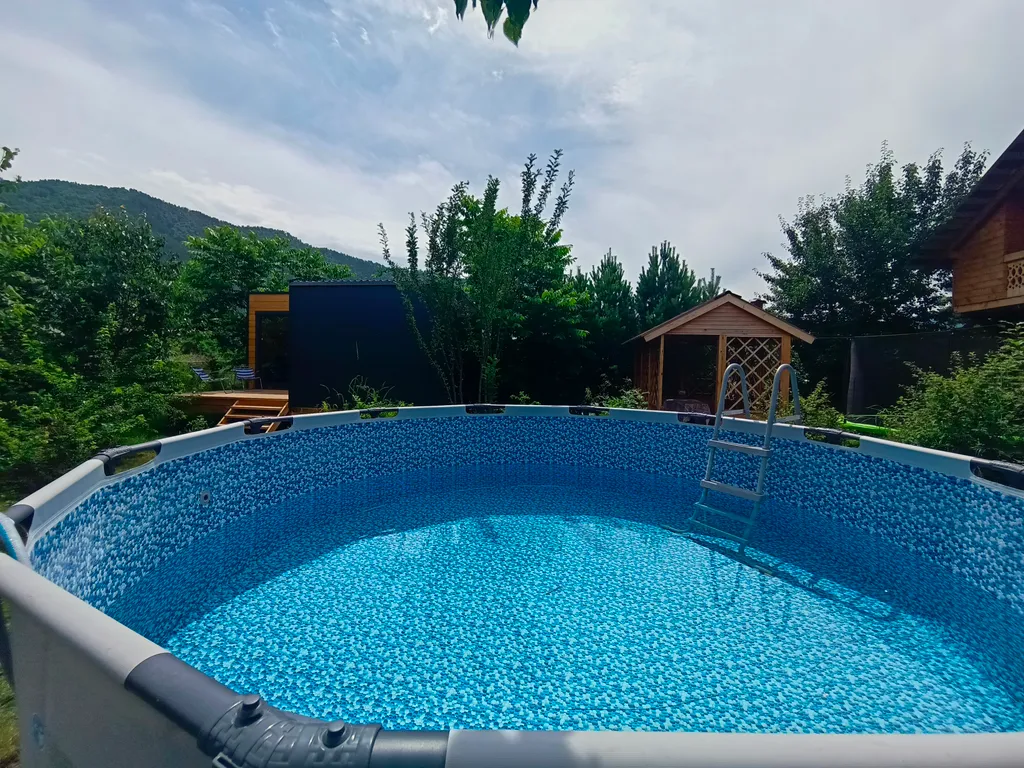 Дом в деревенском стиле с душевой