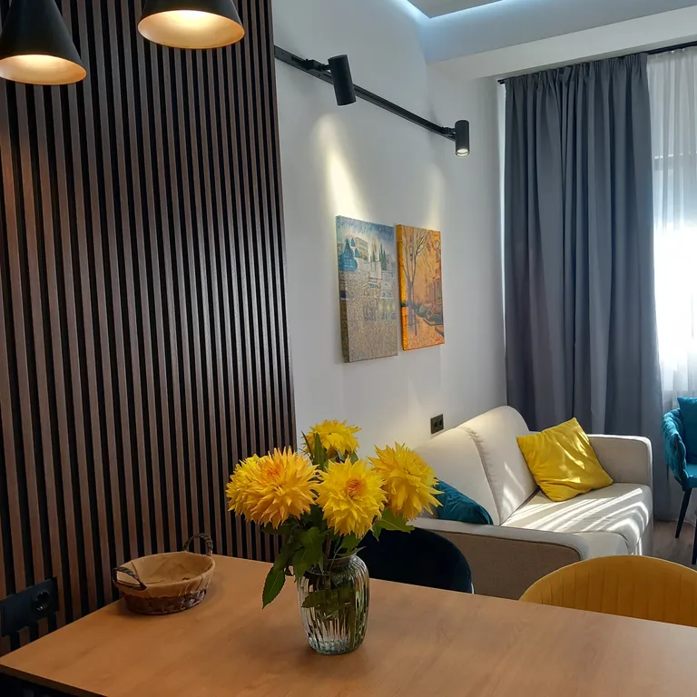 Стильная квартира рядом с метро 300 Арагвинцев