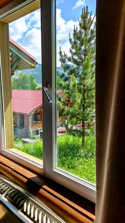 Standart Room семейный с телевизором и видом на горы