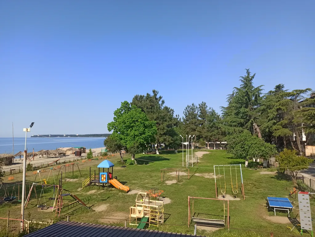 Апартамент с видом на море на берегу Пицундской бухты