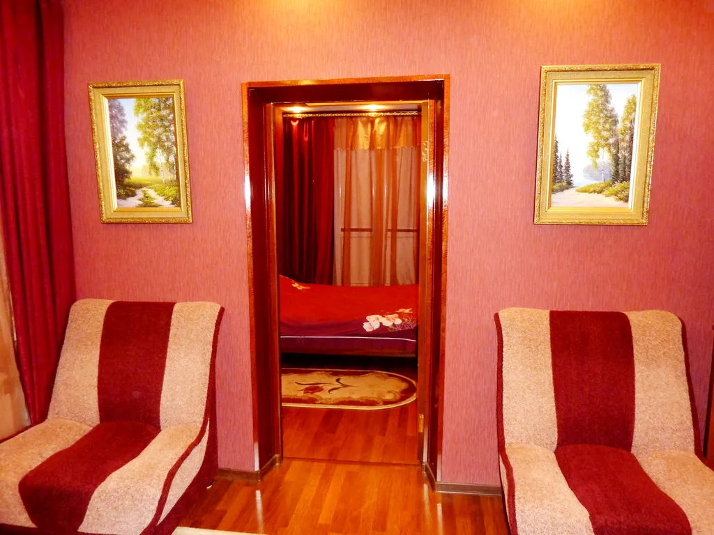 Красивая сталинка на площади Маяковского