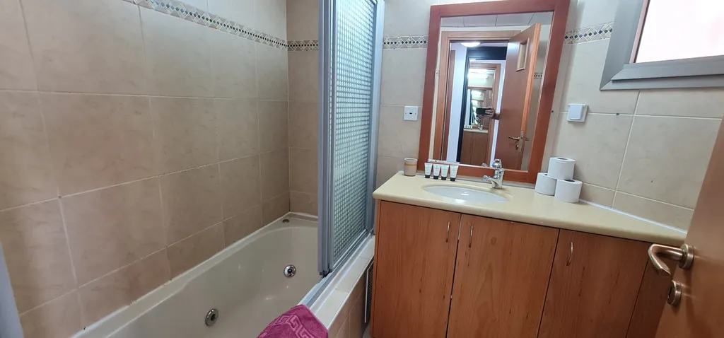 Квартира с чястном бассейном