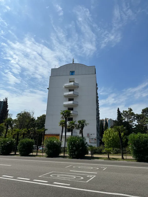 Очень теплый апартамент с открытым балконом, кухней, парковкой