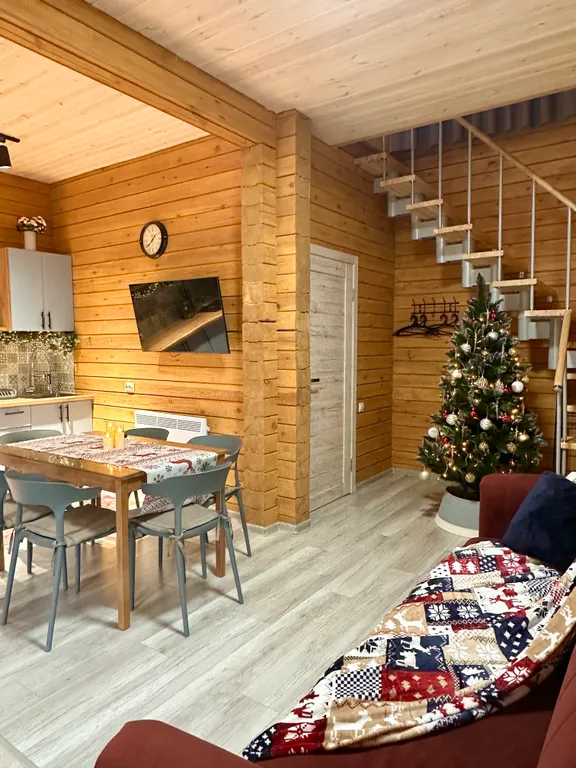 Новый круглогодичный коттедж из бруса на берегу Катуни