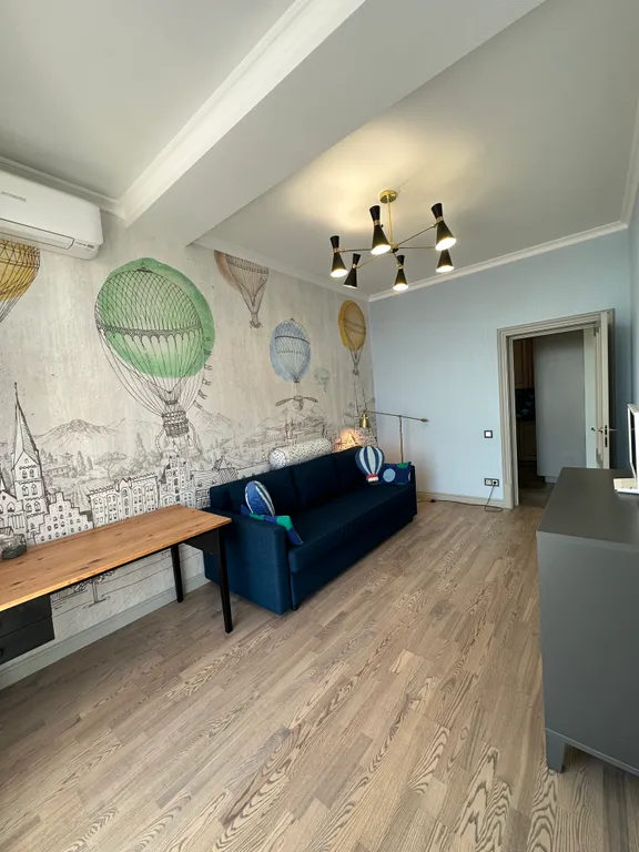 Дизайнерская большая квартира на берегу моря