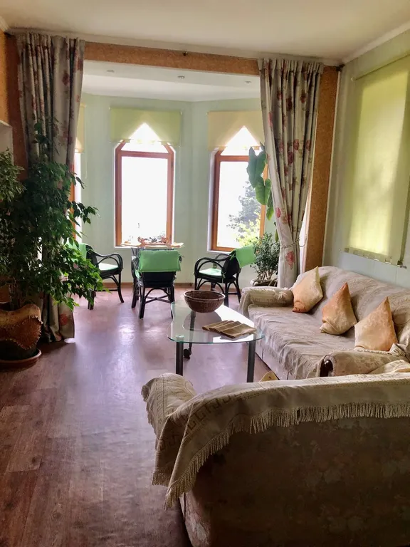 Видовая двухкомнатная квартира